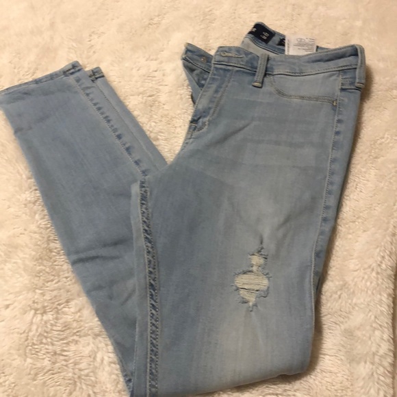 Hollister Denim - Hollister Advanced Stretch Mid-Rise Jean Legging